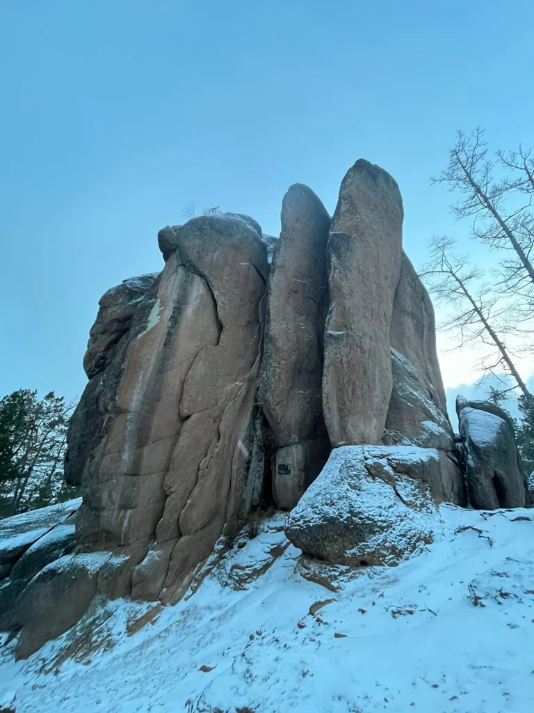 Скала Перья